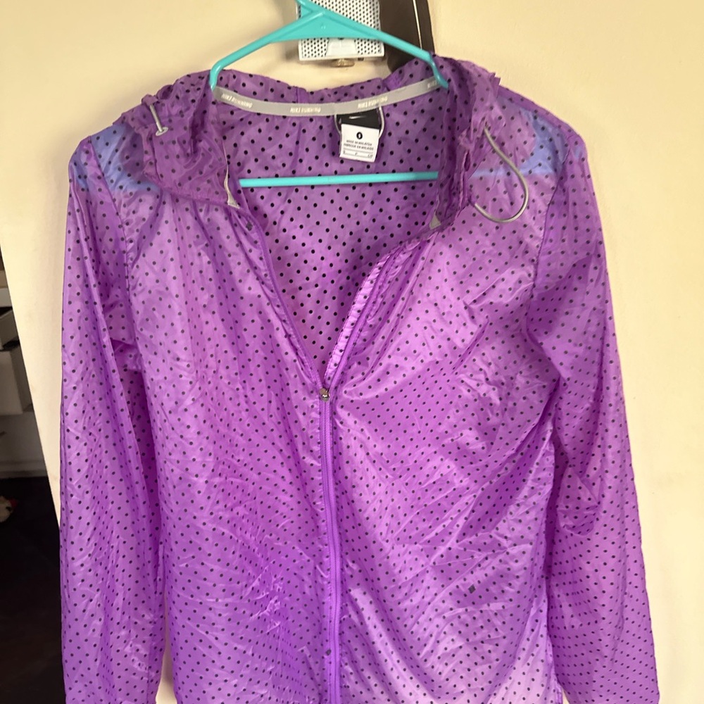 Cute windbreaker purple.